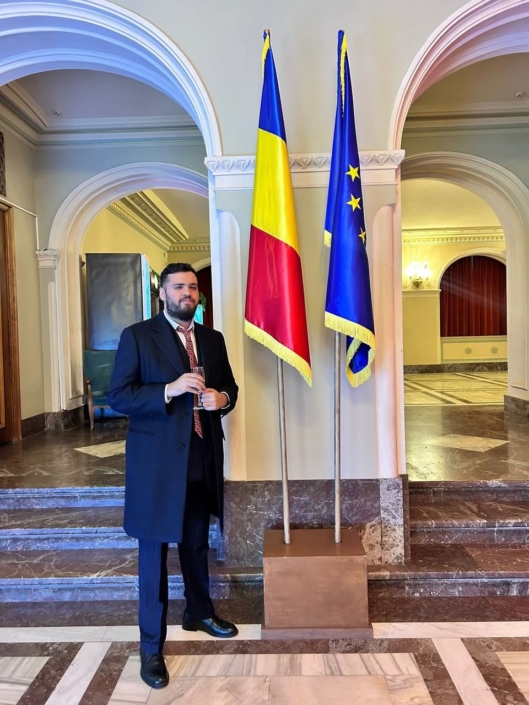 Didila Ioan Alexandru (Baba), 24 de ani student în anul IV la Facultatea de Drept din cadrul Universității „Nicolae Titulescu”.