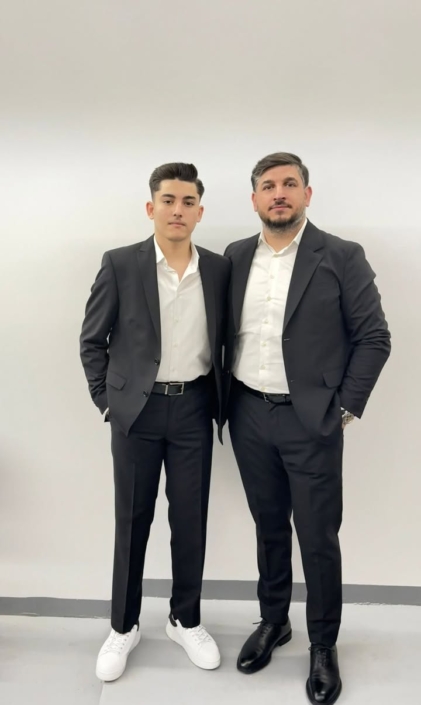 Magearu Yanis elev în cadrul Colegiului Economic „Nicolae Kretzulescu”, clasa a X-a